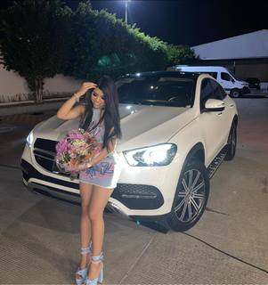 Yeri Mua feet photo thumbnail