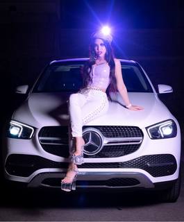 Yeri Mua feet photo thumbnail