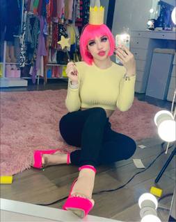 Yeri Mua feet photo thumbnail