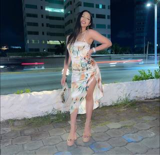 Yeri Mua feet photo thumbnail