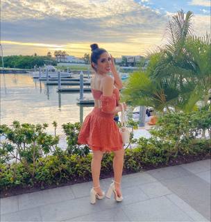 Yeri Mua feet photo thumbnail