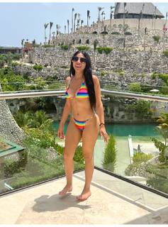 Yeri Mua feet photo thumbnail