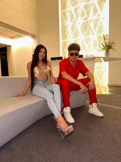 Yeri Mua feet photo thumbnail