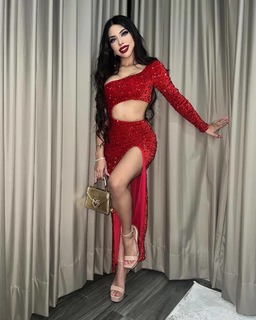 Yeri Mua feet photo thumbnail