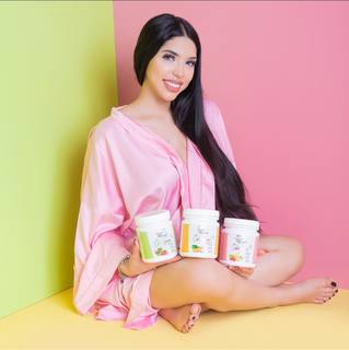 Yeri Mua feet photo thumbnail