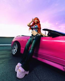 Yeri Mua feet photo thumbnail