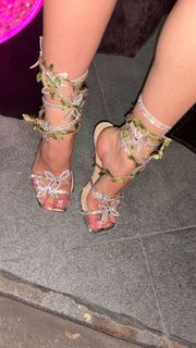 Yeri Mua feet photo thumbnail