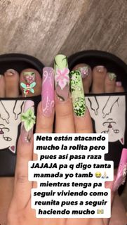 Yeri Mua feet photo thumbnail