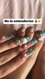 Yeri Mua feet photo thumbnail