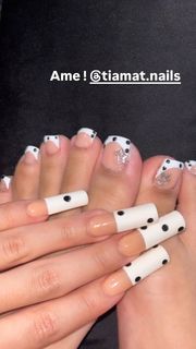 Yeri Mua feet photo thumbnail