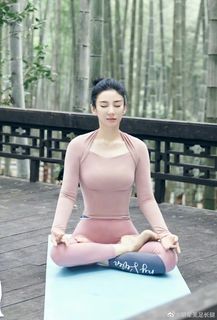 Yi Huang feet photo 8