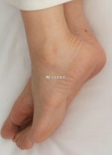 Yi Huang feet photo 4