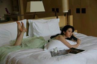 Yifei Liu feet photo 1