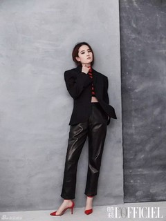 Yifei Liu feet photo 12
