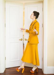 Yifei Liu feet photo 3