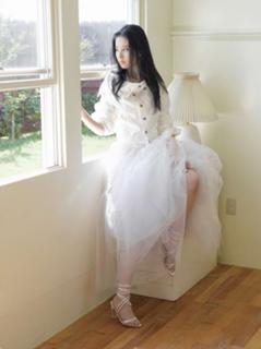 Yifei Liu feet photo 1