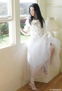 Yifei Liu feet photo 10
