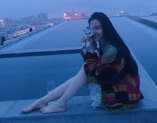 Yifei Liu feet photo 8