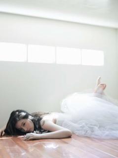 Yifei Liu feet photo 7