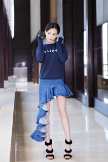 Yitong Li feet photo 10