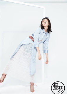Yitong Li feet photo 20