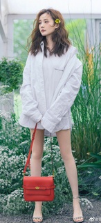 Yitong Li feet photo 3
