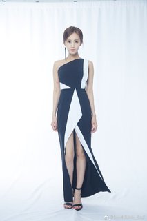 Yitong Li feet photo 14