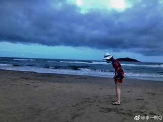 Yitong Li feet photo 7