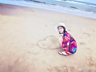 Yitong Li feet photo 6