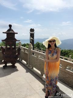 Yitong Li feet photo 4
