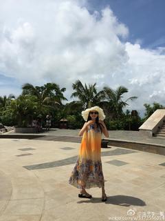 Yitong Li feet photo 1