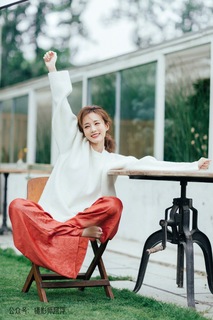 Yitong Li feet photo 4