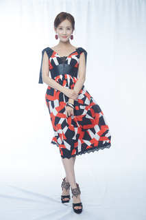 Yitong Li feet photo 17