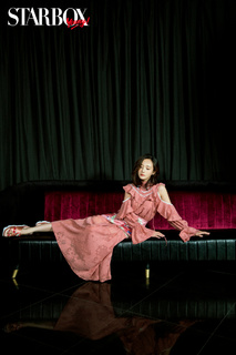 Yitong Li feet photo 5