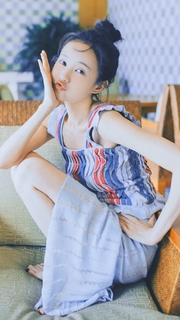 Yitong Li feet photo 17