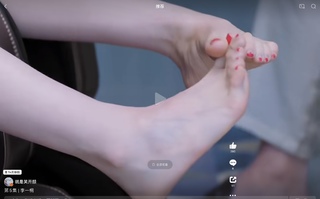 Yitong Li feet photo 6