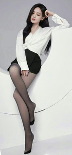 Yitong Li feet photo 14