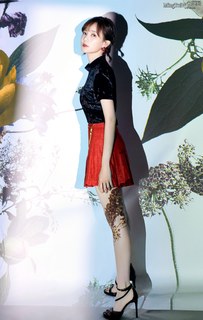Yitong Li feet photo 8