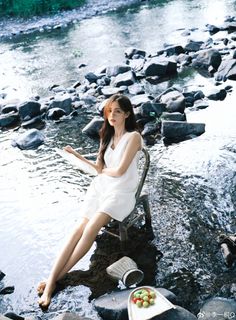 Yitong Li feet photo 15