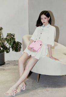 Yitong Li feet photo 8