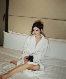 Yizhuo Ning feet photo thumbnail