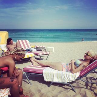 Yo-Landi Visser feet photo thumbnail