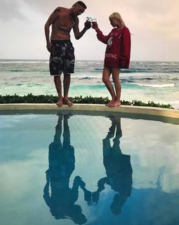 Yo-Landi Visser feet photo thumbnail