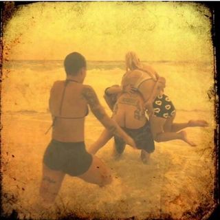 Yo-Landi Visser feet photo thumbnail