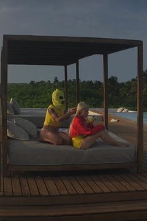 Yo-Landi Visser feet photo thumbnail