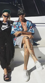 Yo-Landi Visser feet photo thumbnail