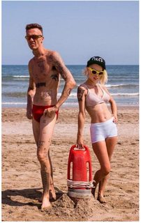 Yo-Landi Visser feet photo thumbnail