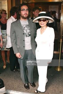 Yoko Ono feet photo 10