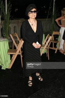 Yoko Ono feet photo 7
