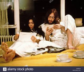 Yoko Ono feet photo 7
